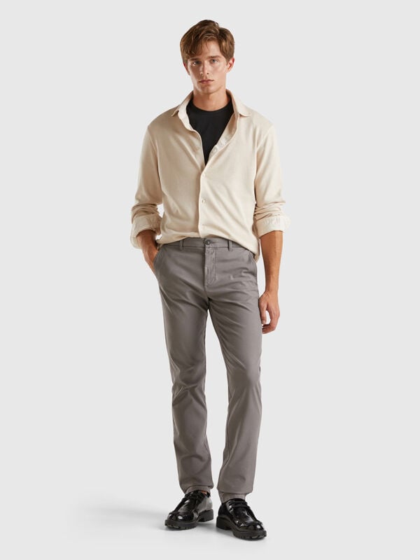 Slim fit chinos in stretch cotton Men