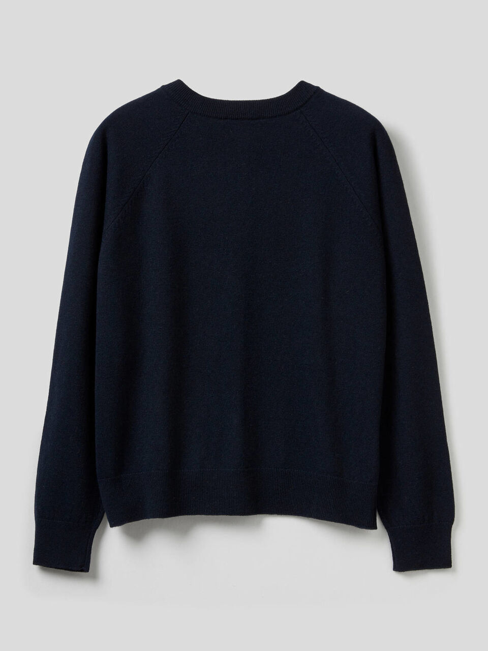 Crew neck in cashmere and wool blend image number 2