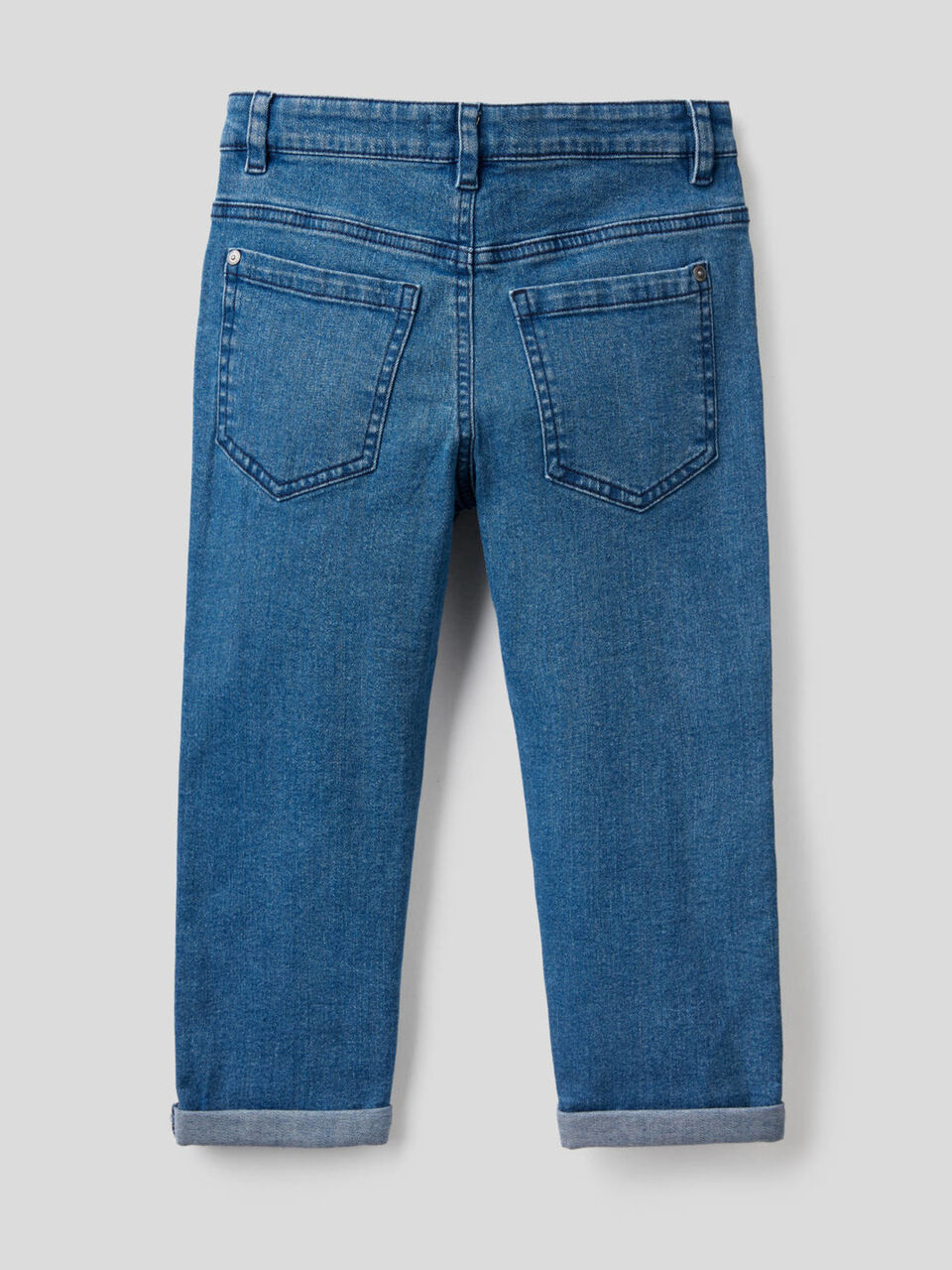 Carrot fit jeans in stretch denim image number 2