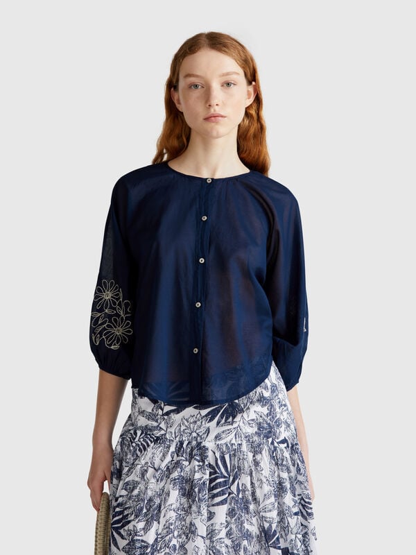 Blouse with floral embroidery Women
