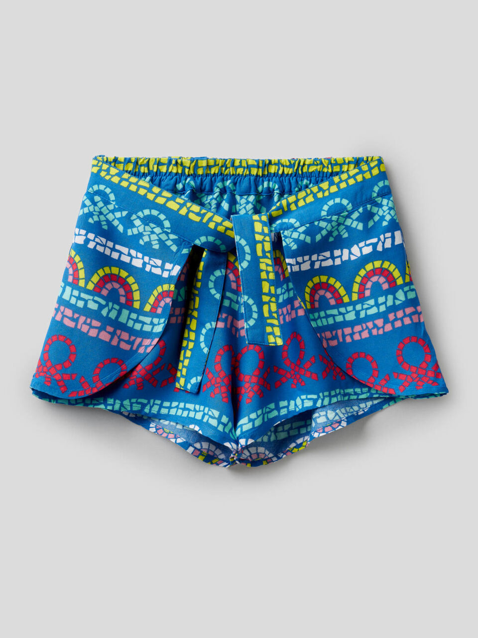 Flowy shorts with pattern print image number 1