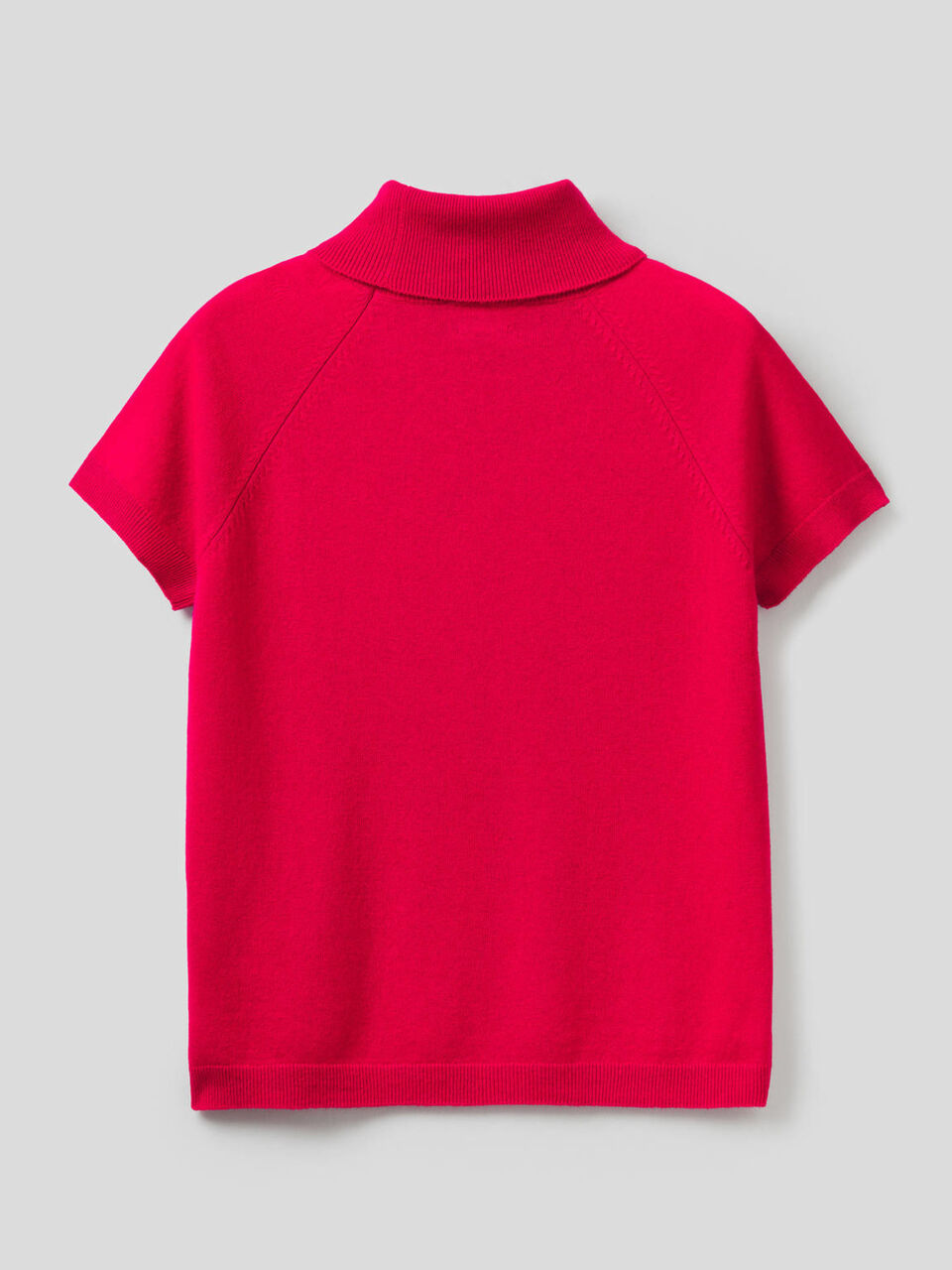 Short sleeve turtleneck in cashmere and wool blend image number 2