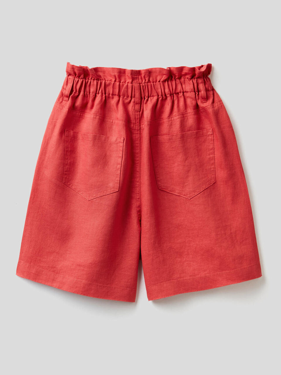 Bermudas in pure linen with ruffled waist image number 2