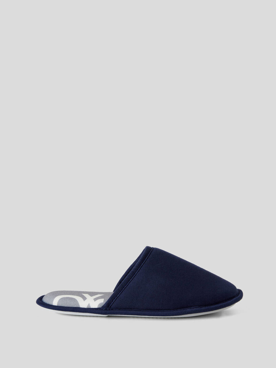 Slippers with pattern print image number 1