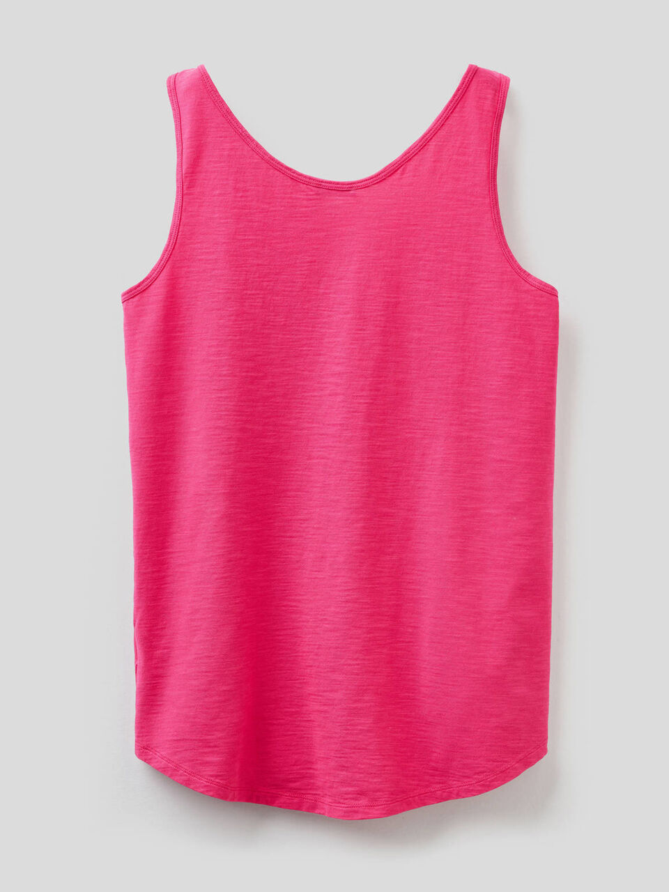 100% cotton tank top with rounded bottom image number 2