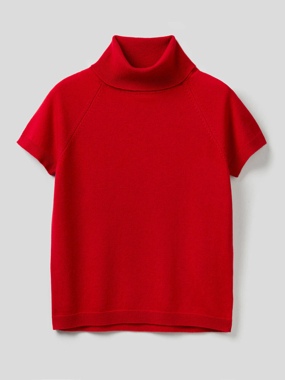 Short sleeve turtleneck in cashmere and wool blend image number 1