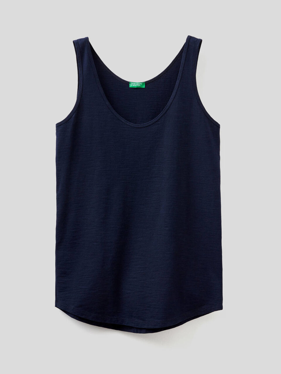 100% cotton tank top with rounded bottom image number 1