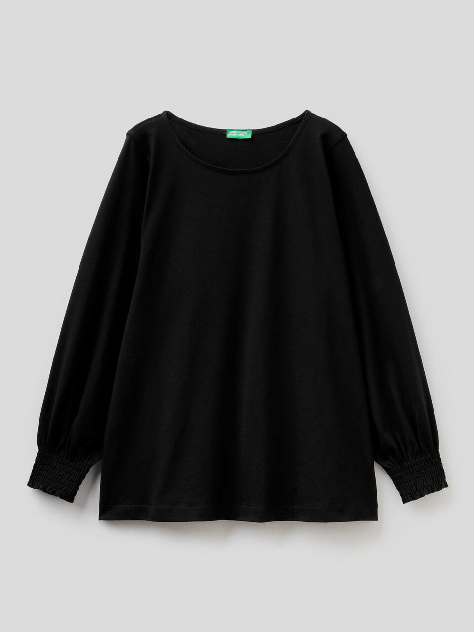 Blouse with puff sleeves image number 1