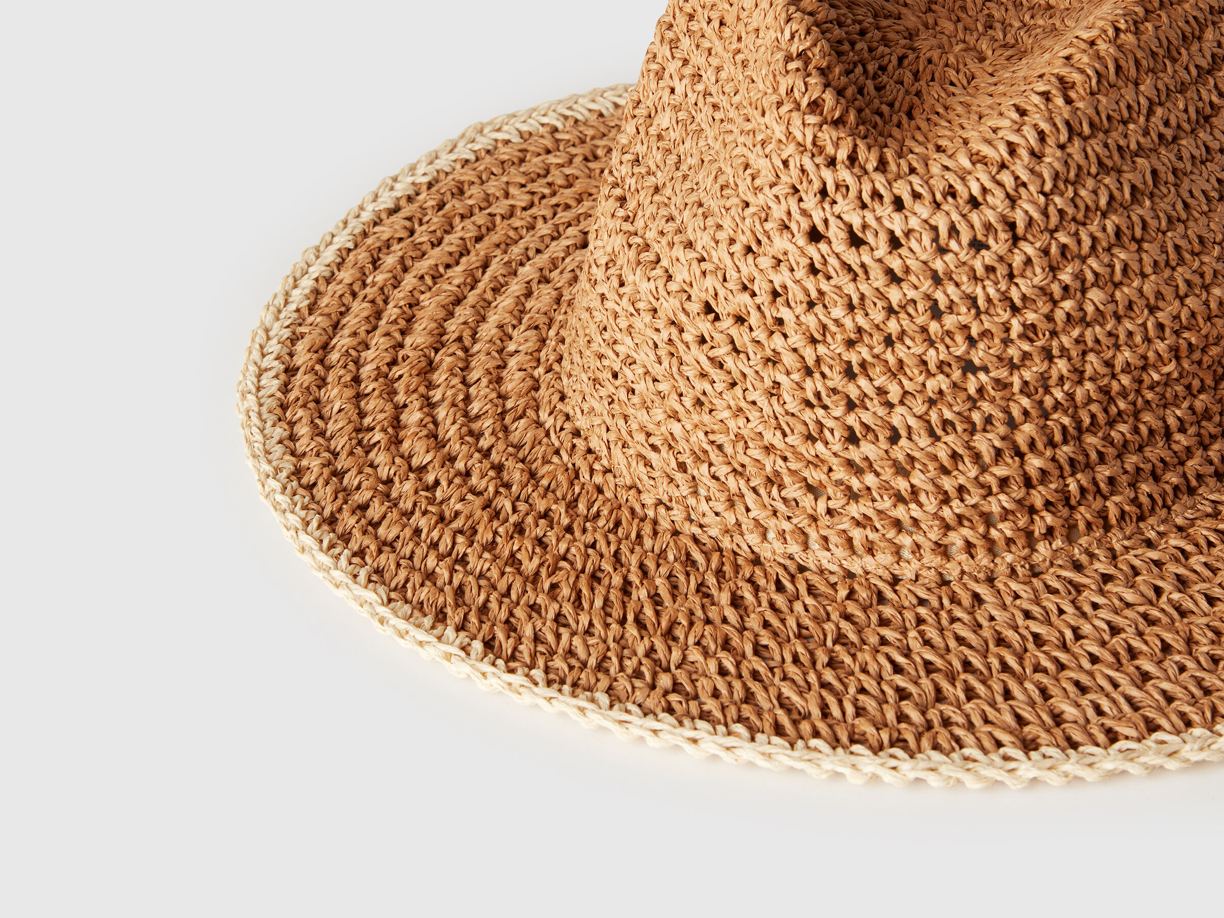 HAT Women image number 2