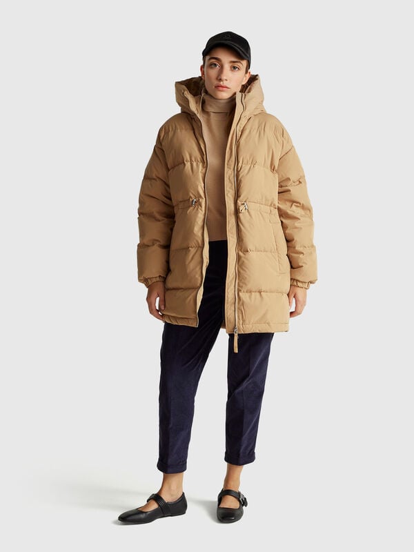 Long down jacket padded with recycled feathers Women