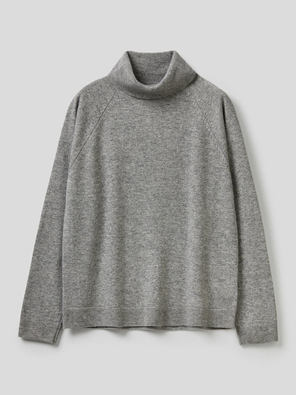 Turtleneck sweater in cashmere and wool blend image number 1
