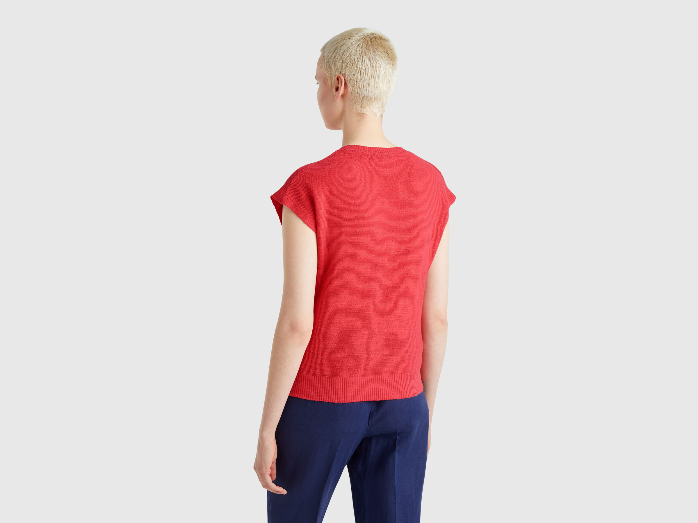 SLEEVELESS SWEATER Women image number 1