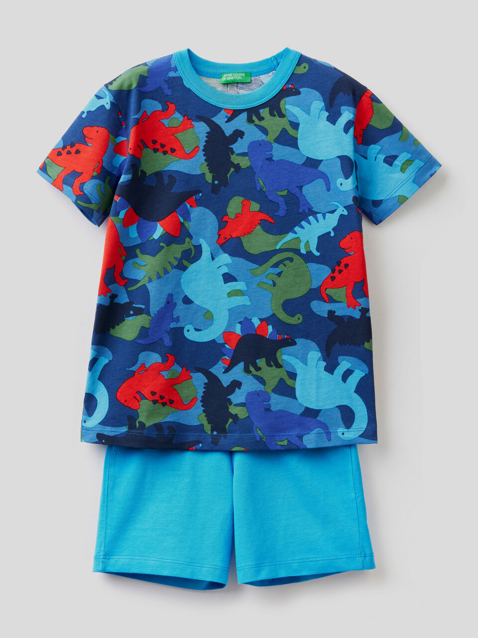 Short pyjamas with patterned t-shirt image number 1