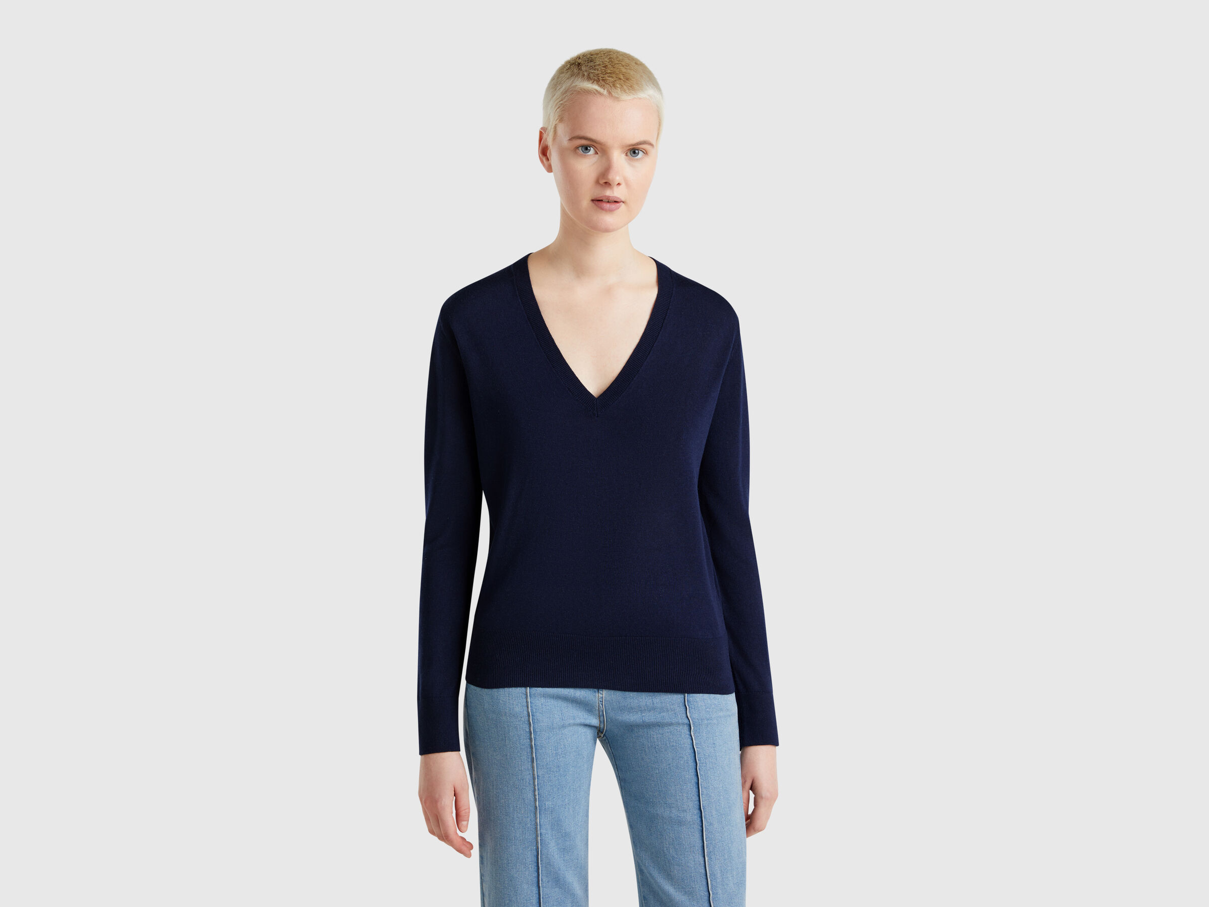 V NECK SWEATER L/S Women image number 0