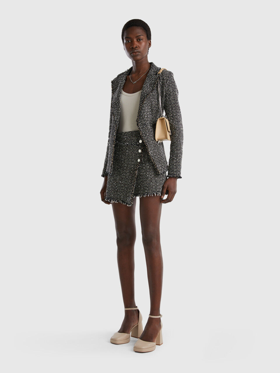 Miniskirt in tweed