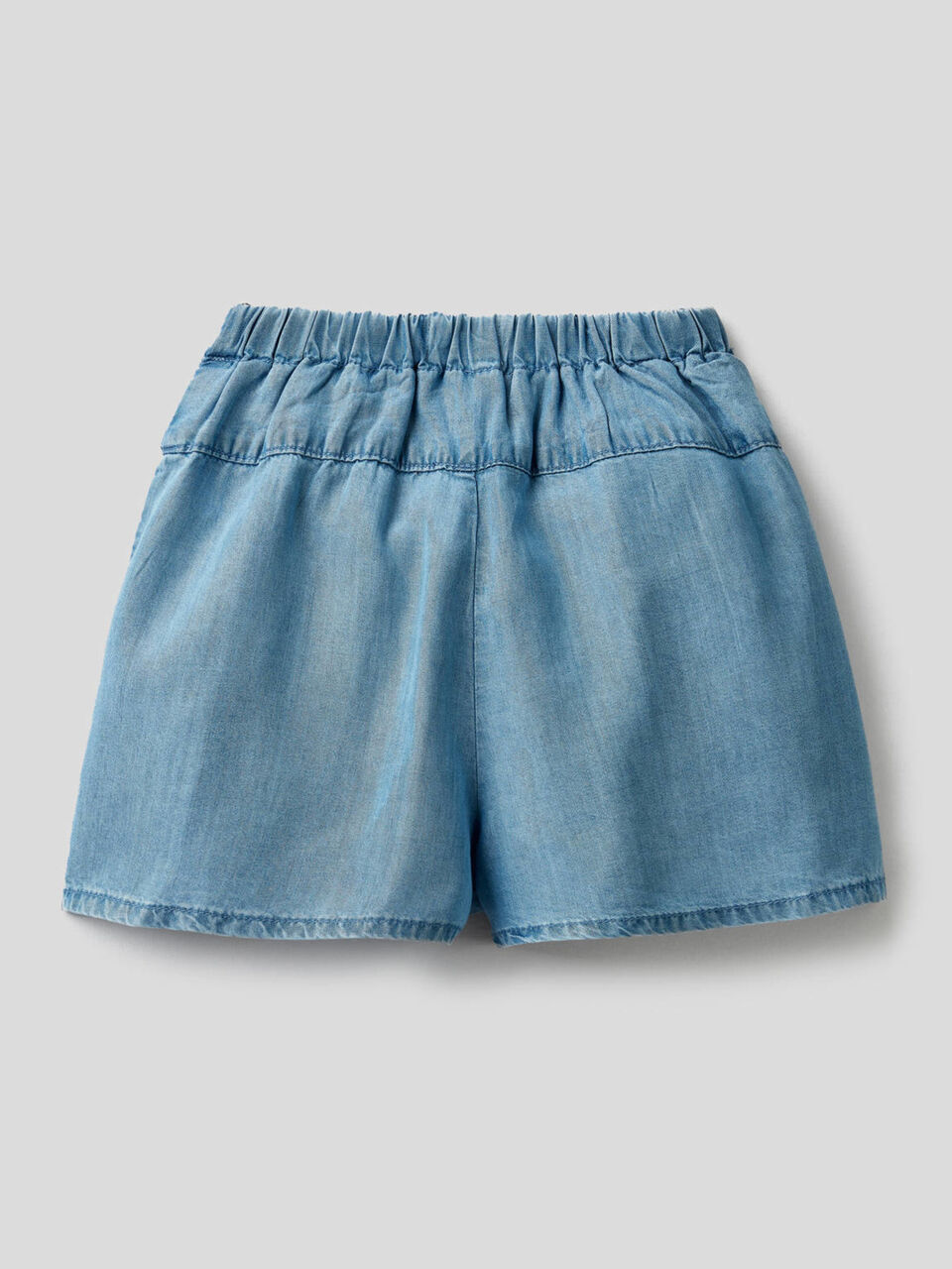 Wide bermudas in light denim image number 2