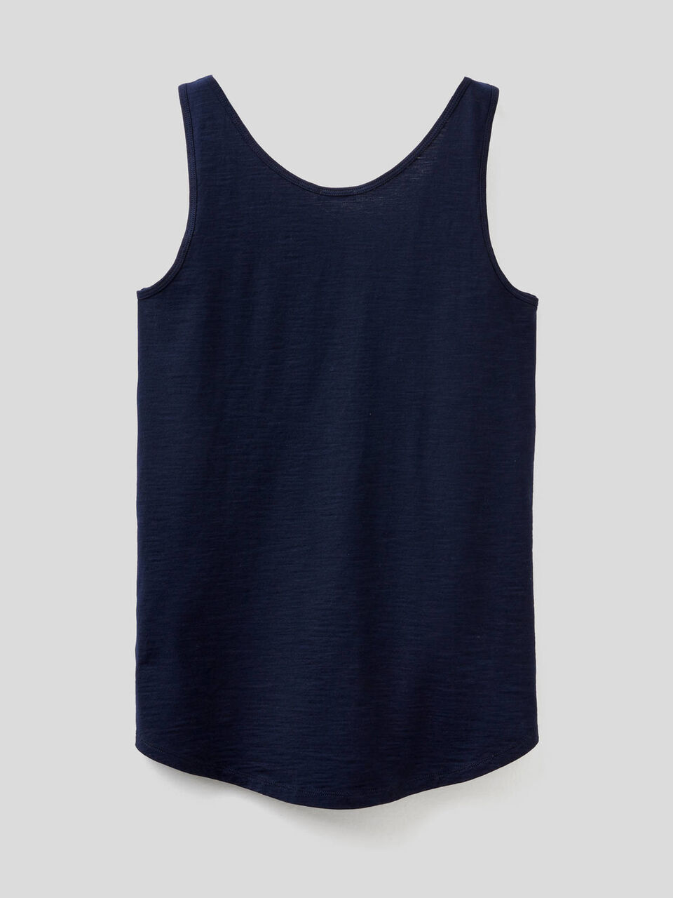 100% cotton tank top with rounded bottom image number 2