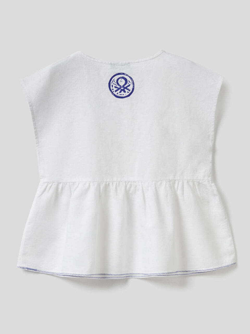 Short sleeve blouse with frills image number 2