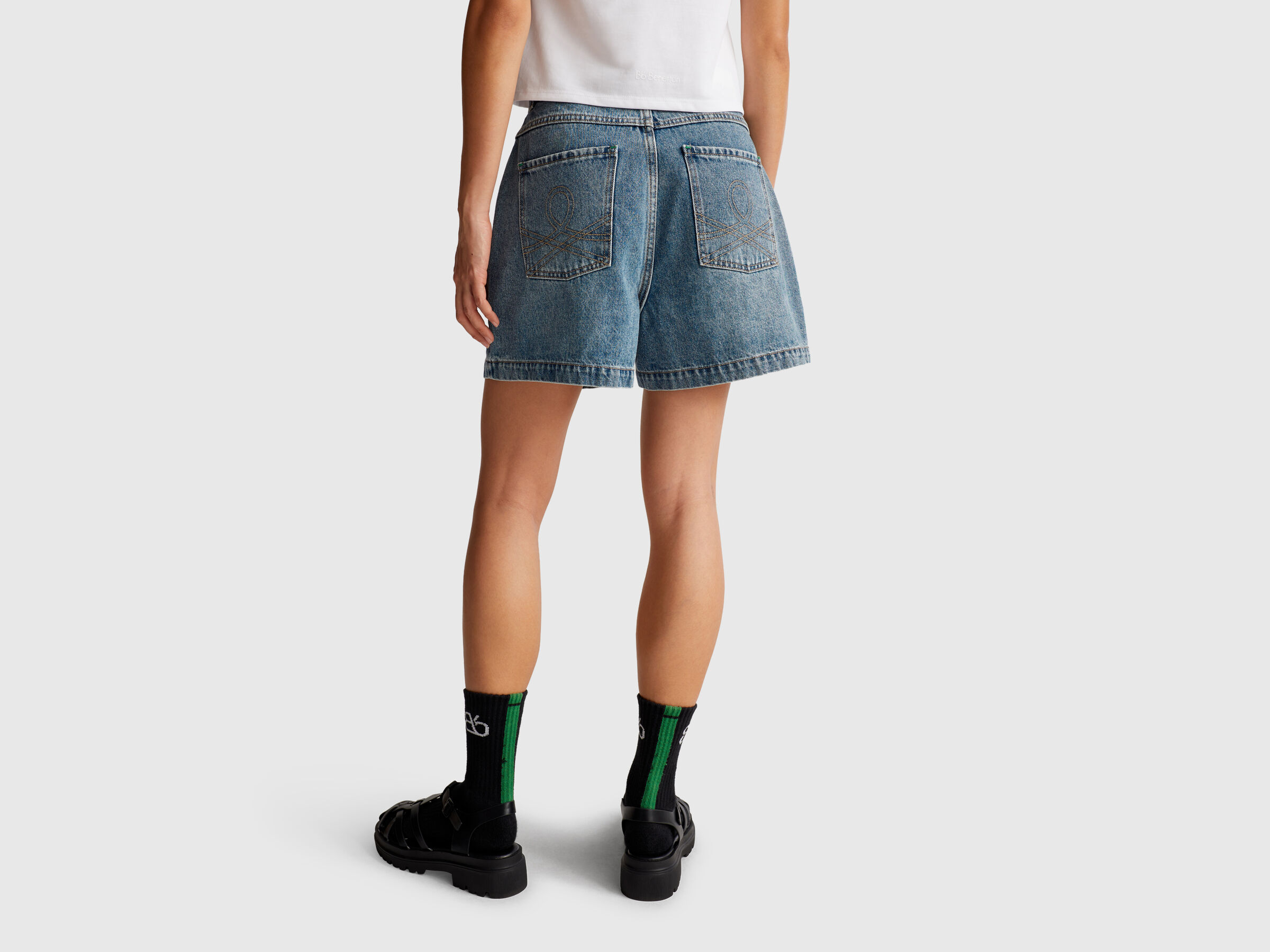 SHORTS Women image number 2