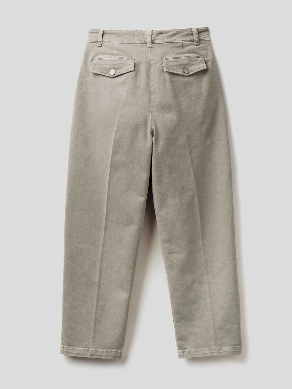 Carrot fit trousers with pleats image number 2