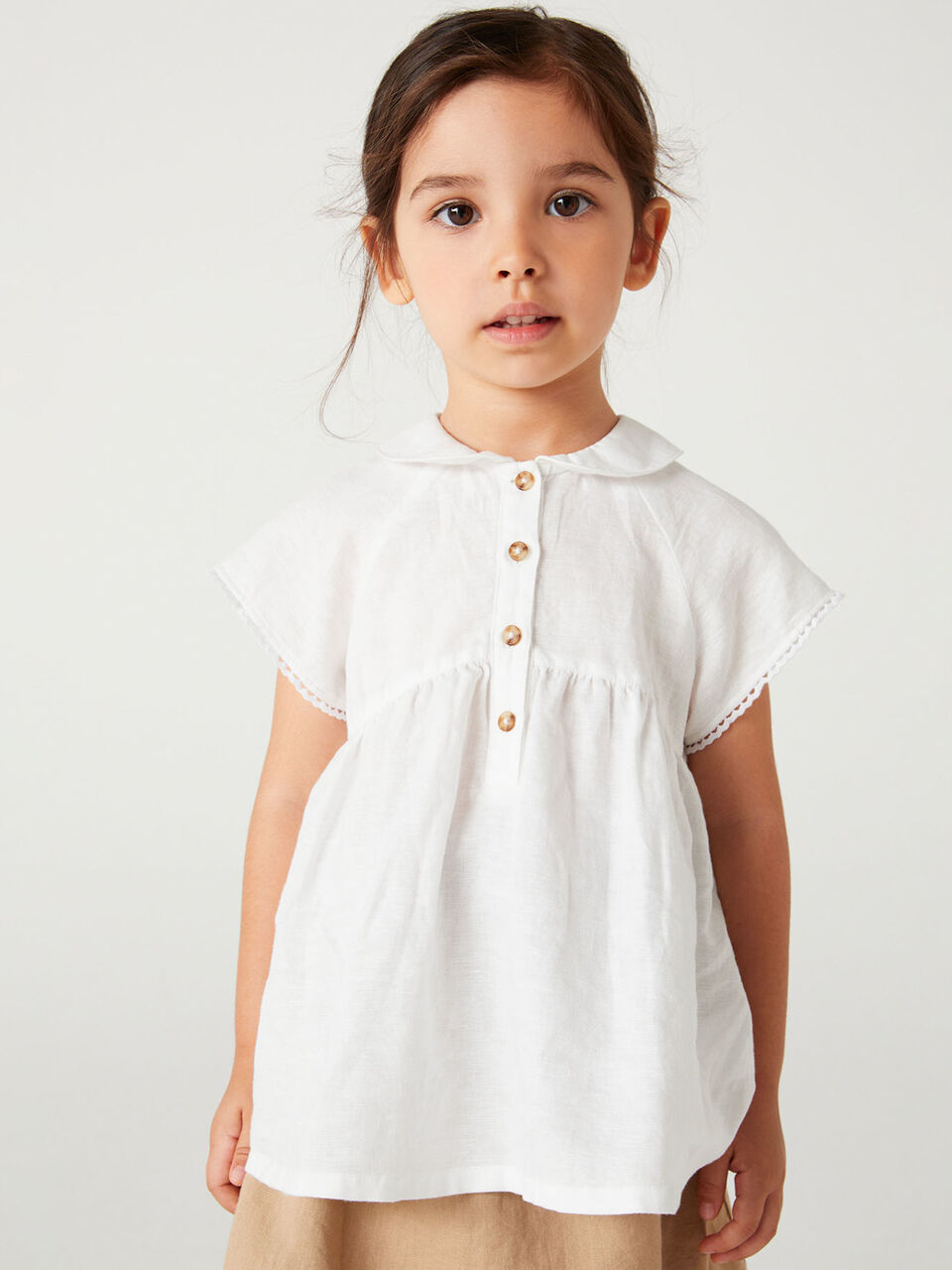 White shirt in linen blend image number 1