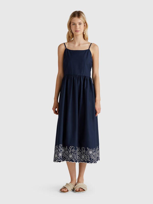 Dress with floral embroidery Women