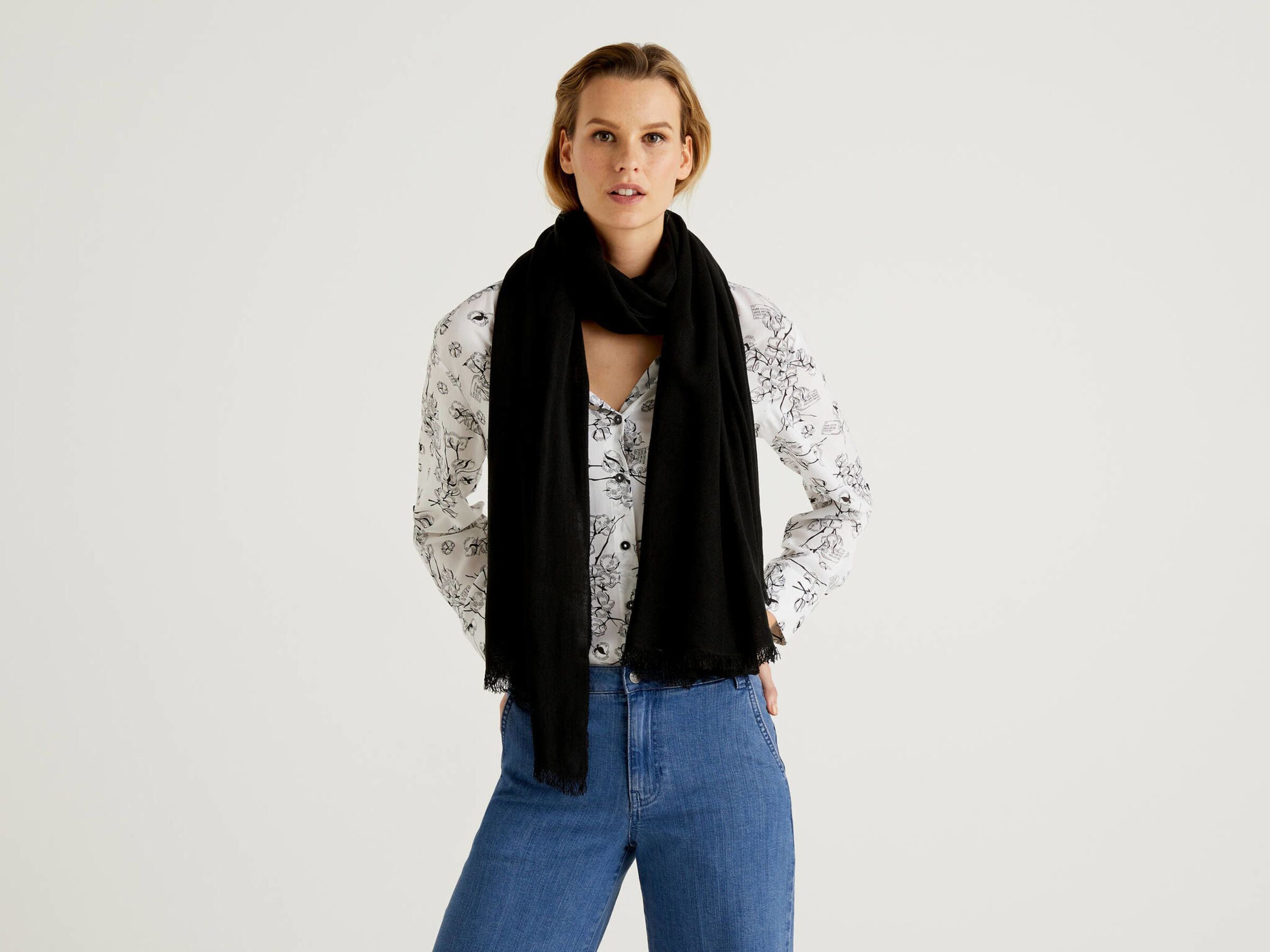 Scarf in solid color viscose Women image number 0