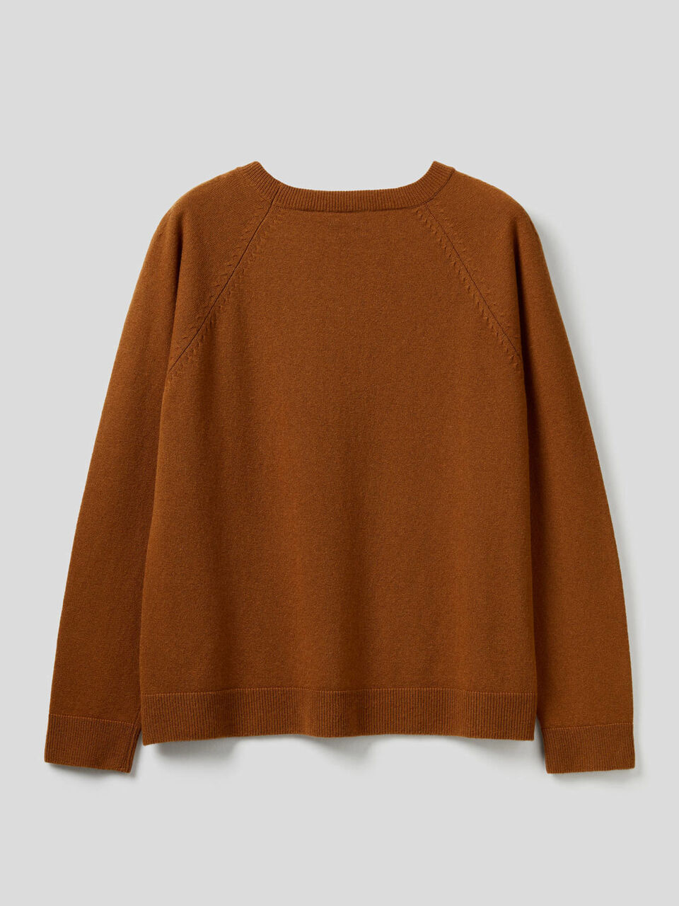 Crew neck sweater in cashmere and wool blend image number 2