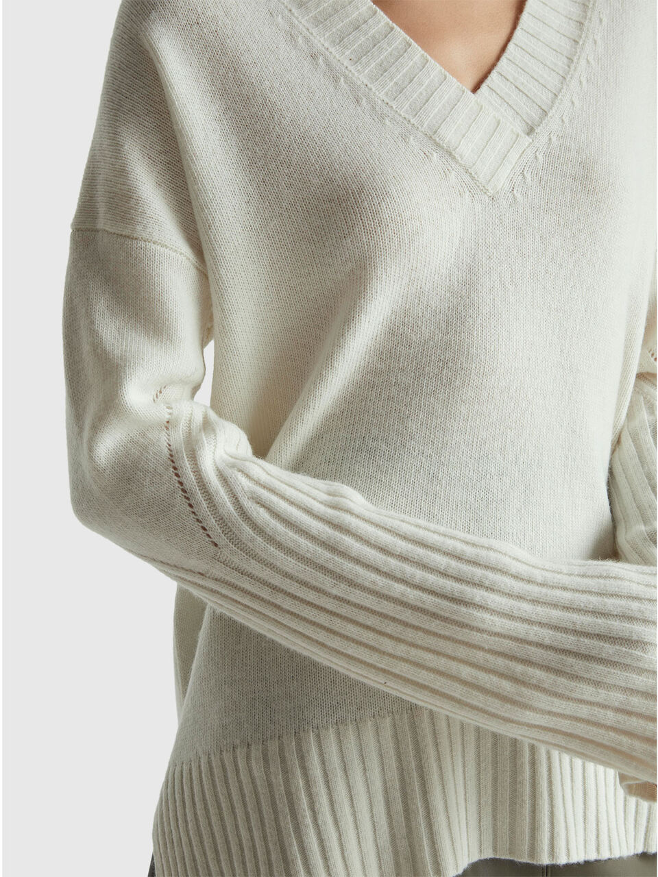 V NECK SWEATER L/S Women image number null