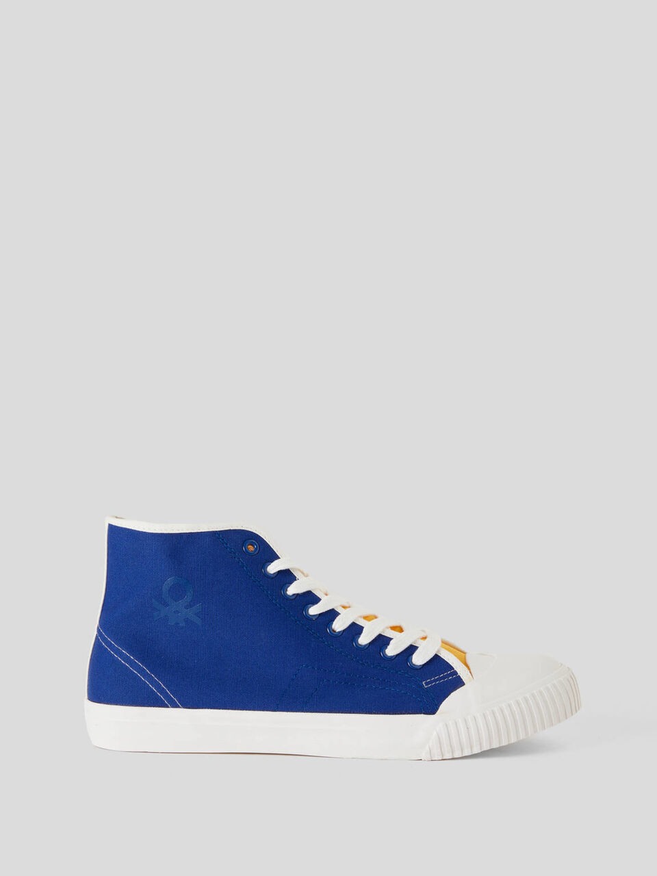 Canvas sneakers image number 1