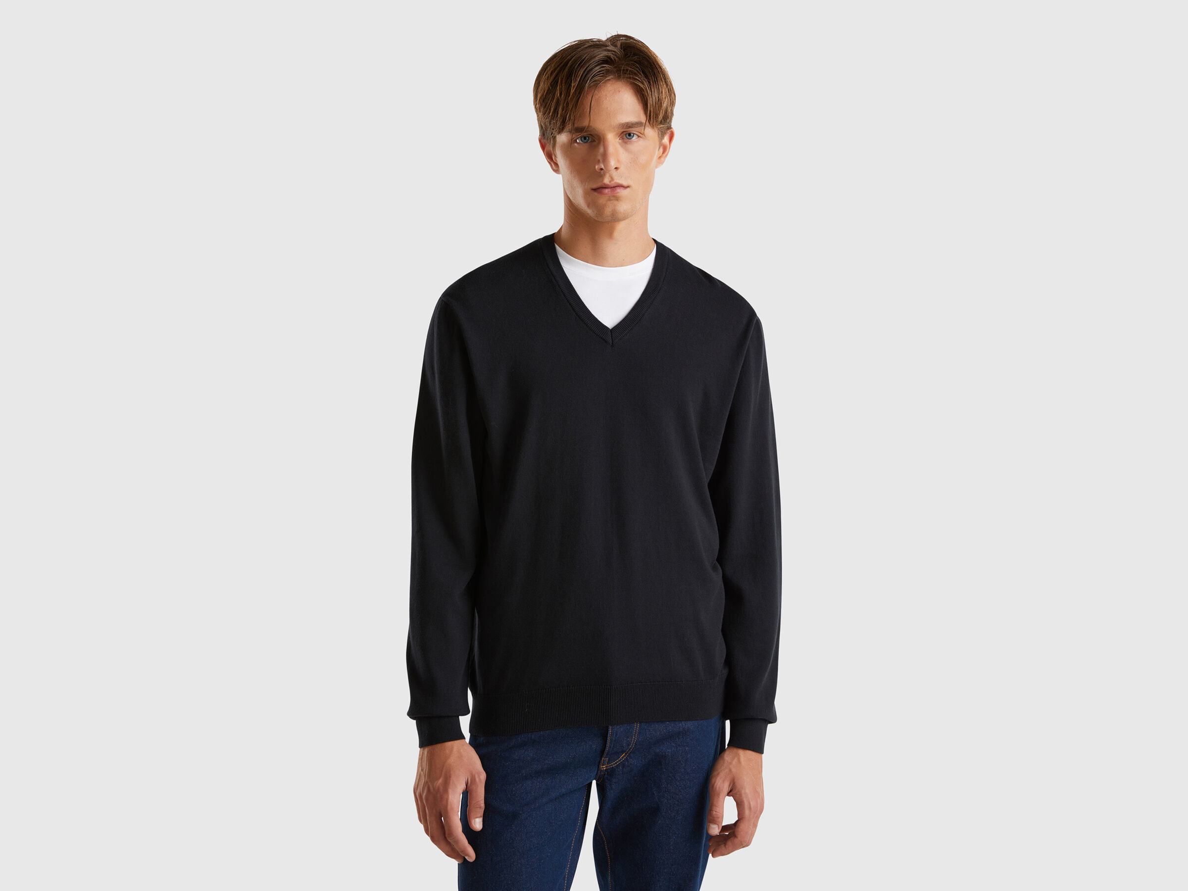 V NECK SWEATER L/S Men image number 0