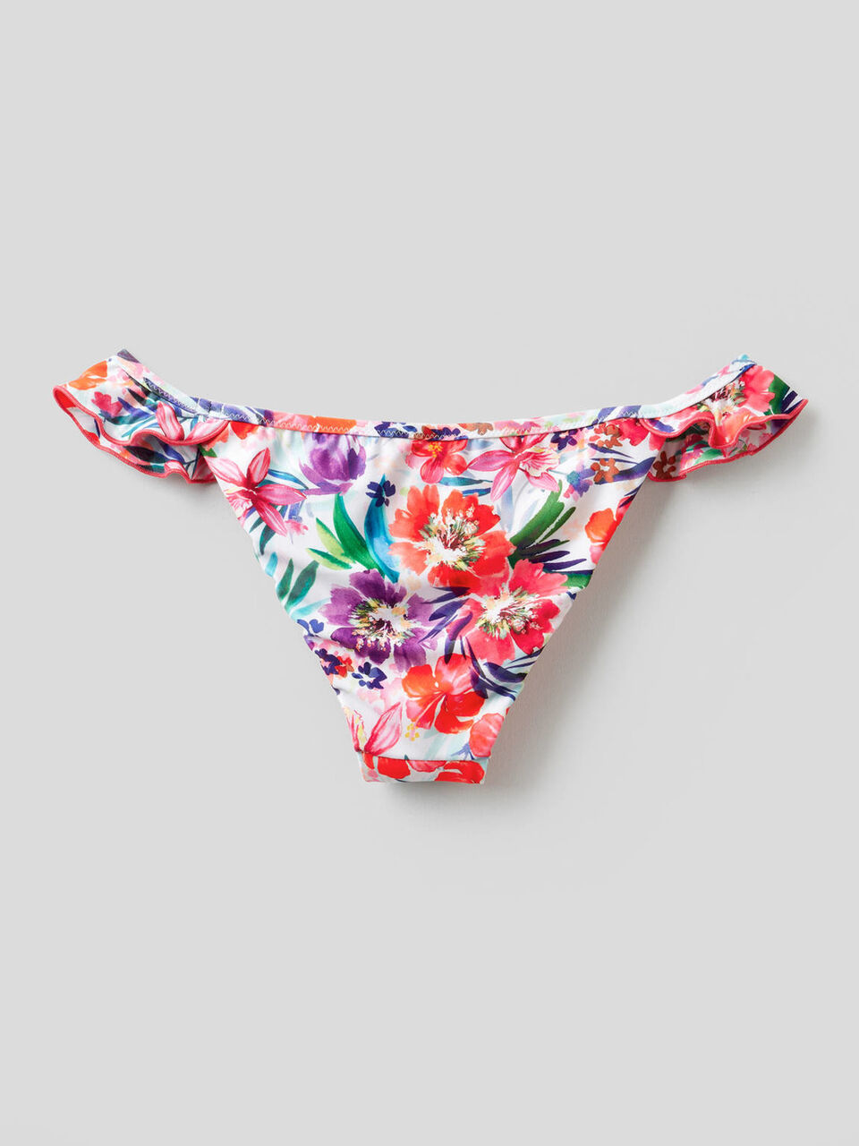 Swim bottoms printed with flowers image number 2