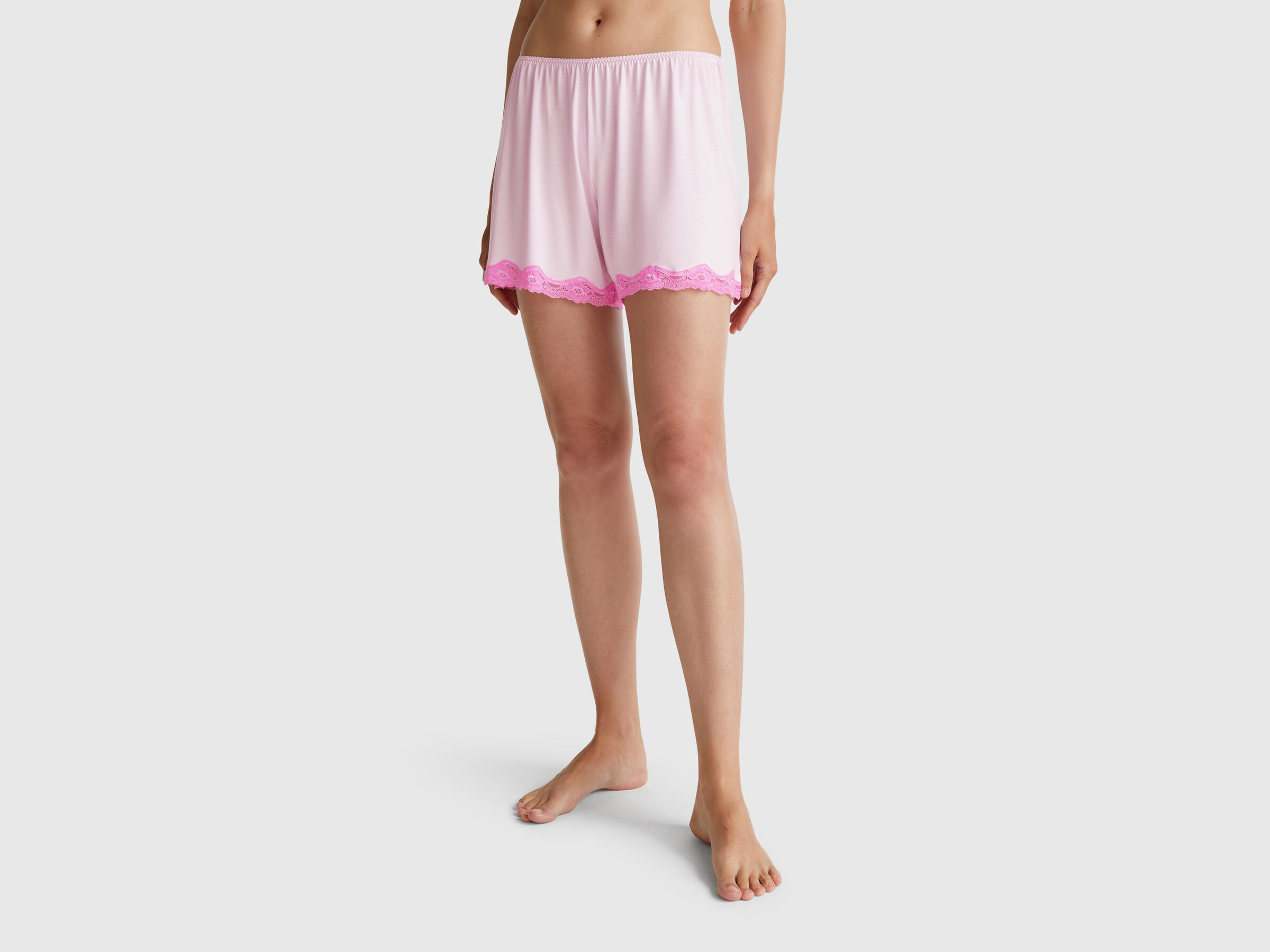 SHORTS Women image number 0