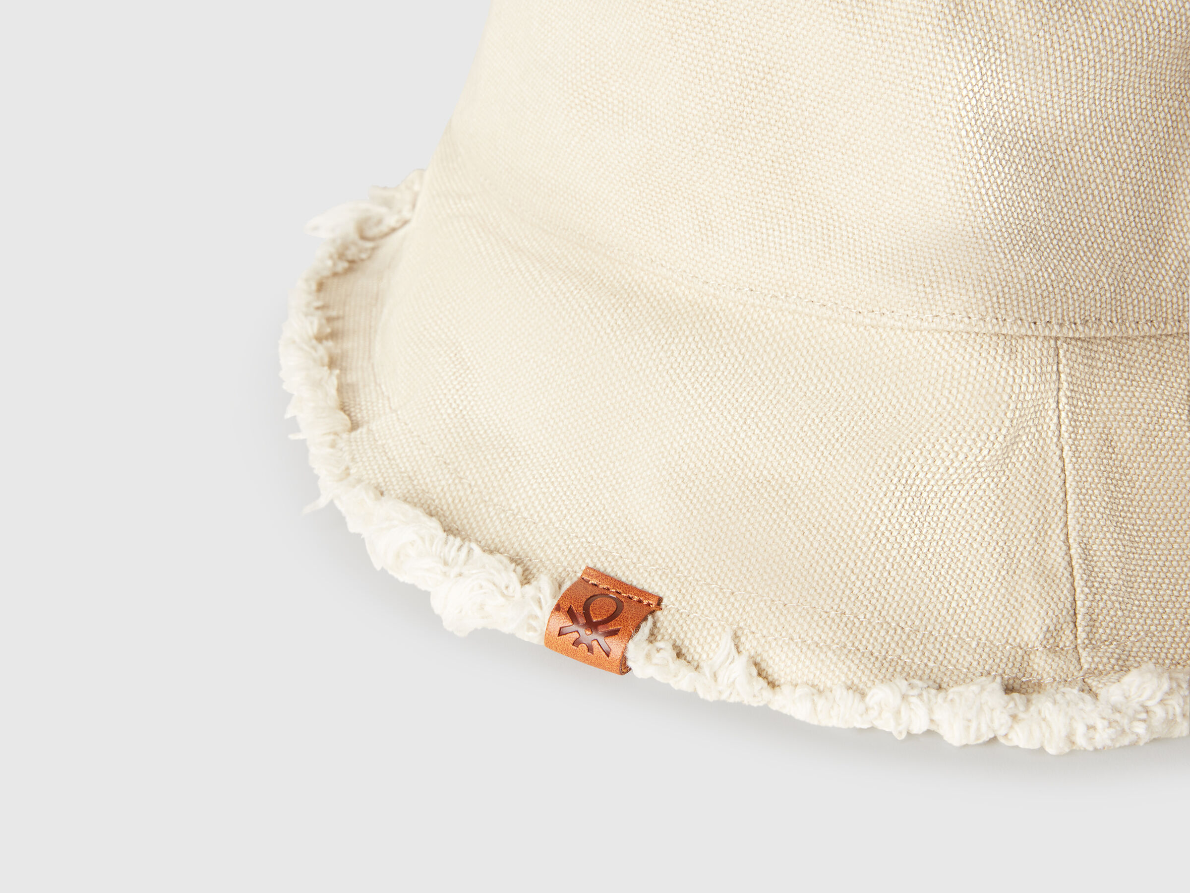 HAT Women image number 2