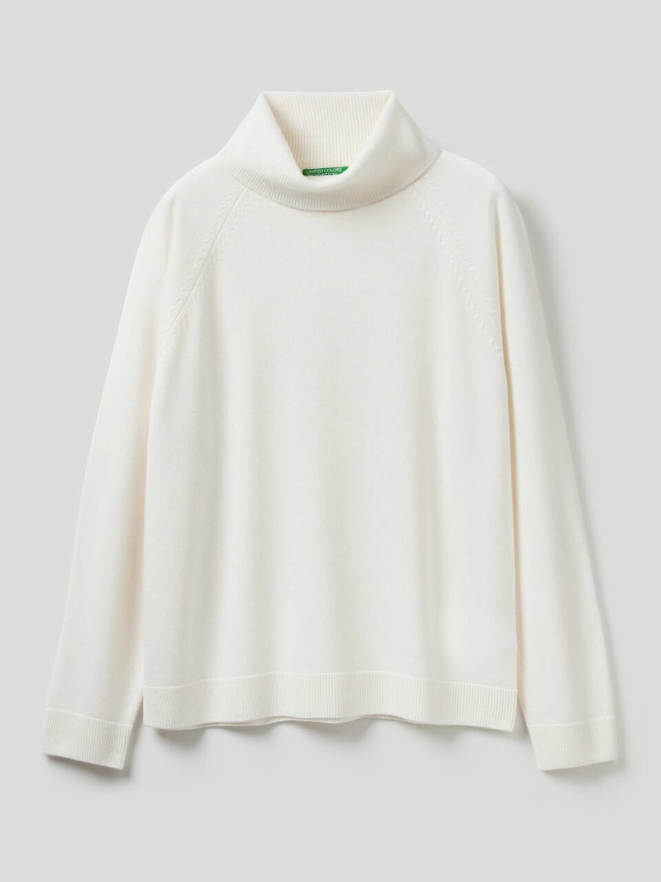 Turtleneck sweater in cashmere and wool blend image number 1