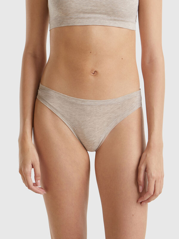 Underwear in super stretch cotton. Women