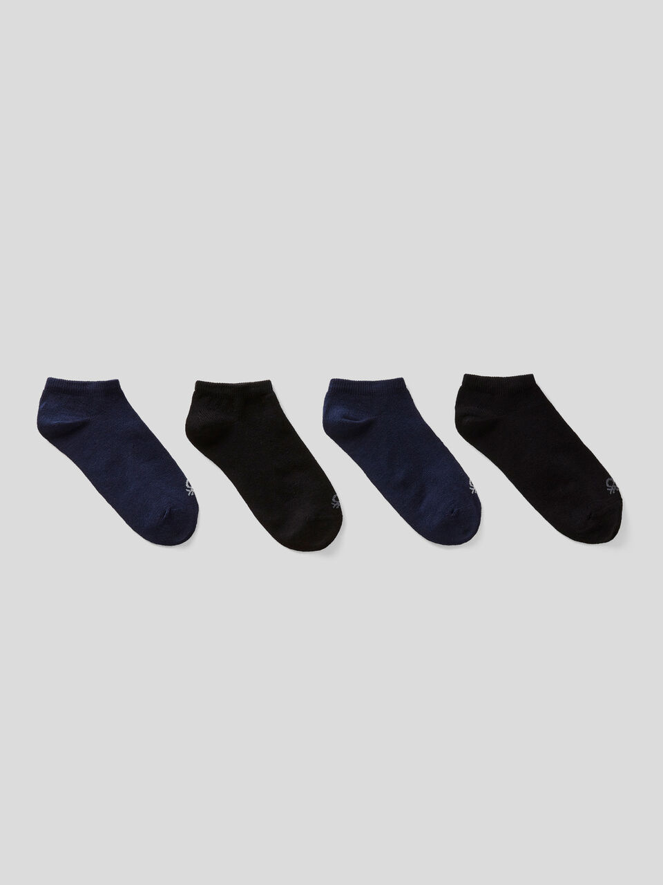 Four pairs of short socks image number 1