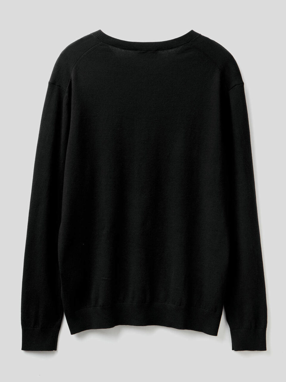 V-neck sweater in cotton blend image number 2