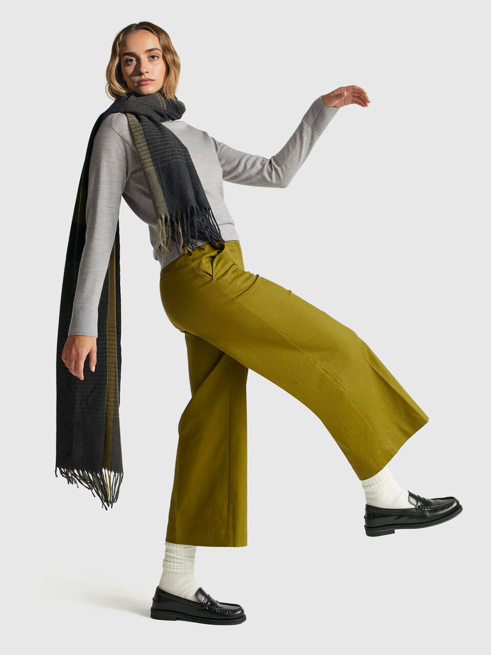 SCARF Women image number null