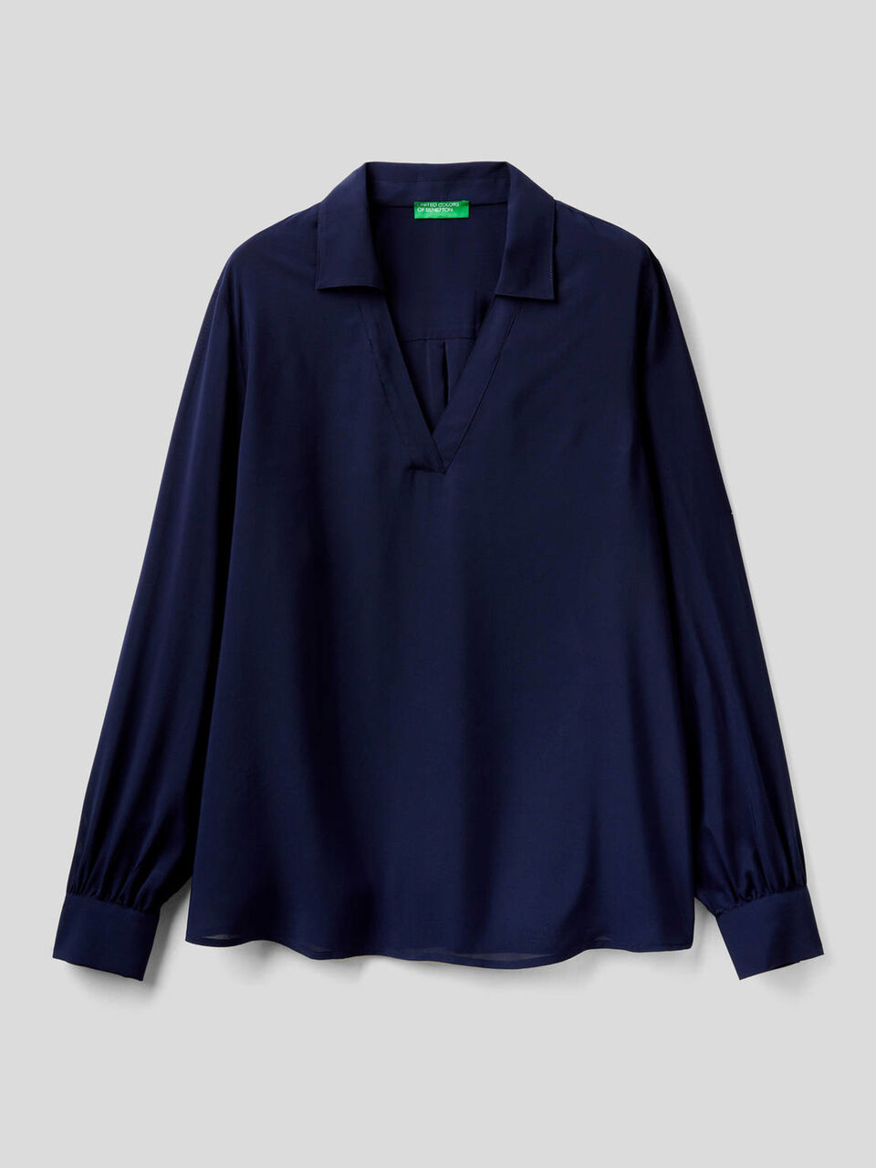 Flowy shirt with V-neck image number 1