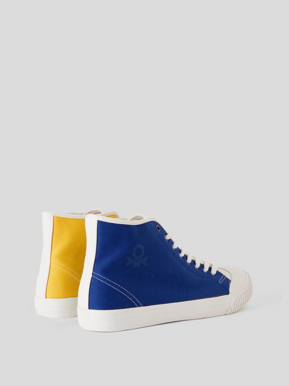 Canvas sneakers image number 2