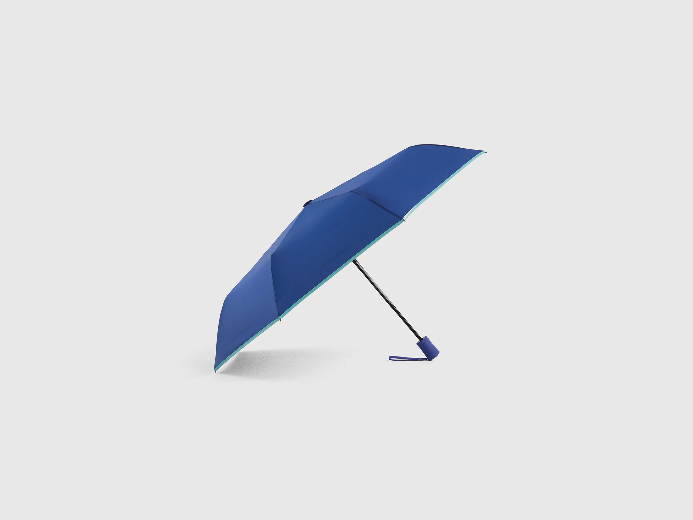 Blue umbrella image number 2