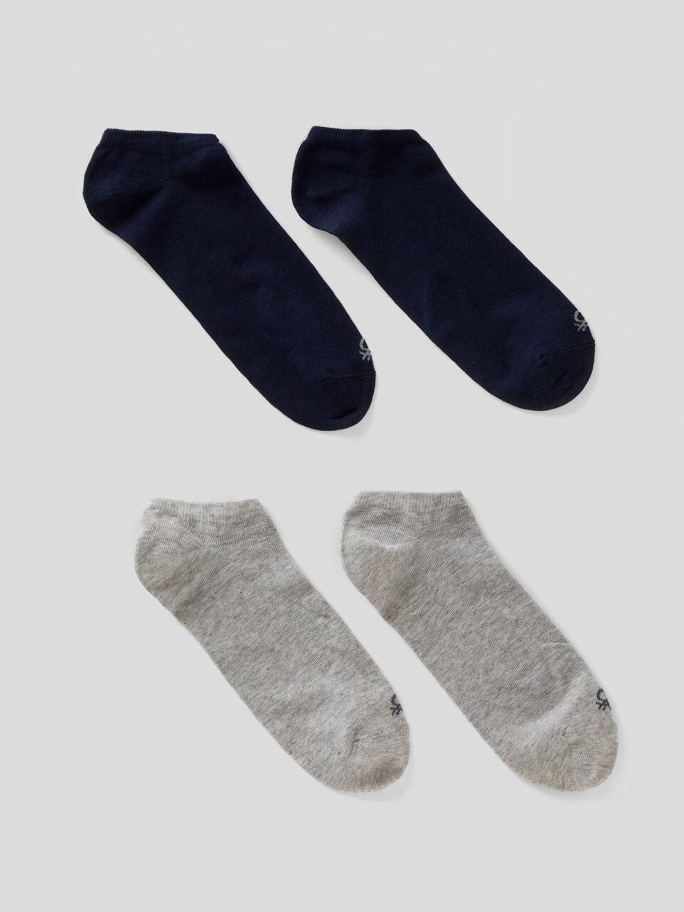 Four pairs of short socks image number 1