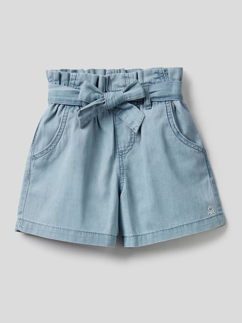 High-waisted shorts in 100% cotton image number 1