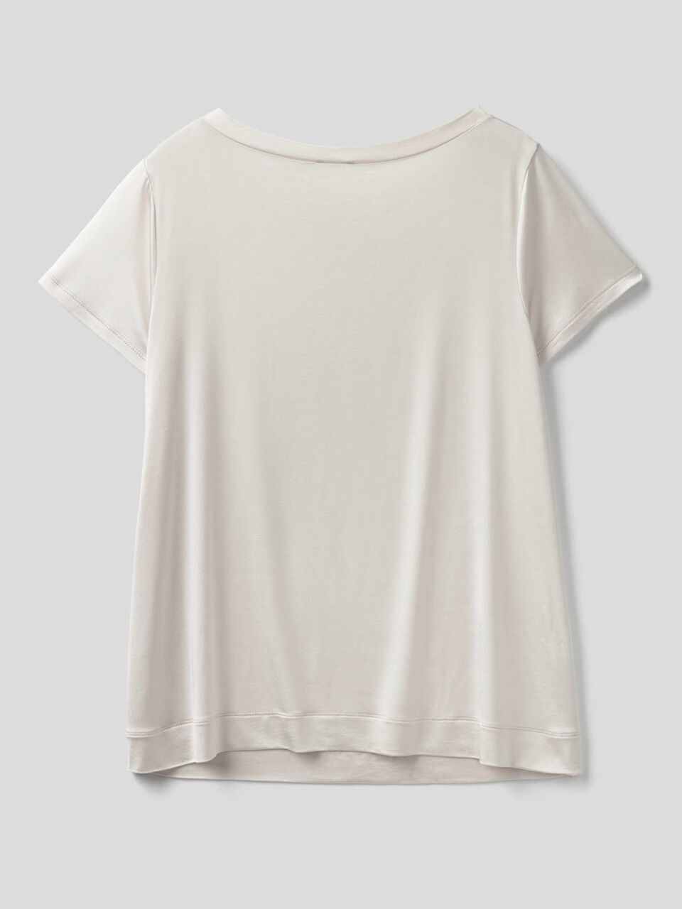 T-shirt in shiny fabric image number 2