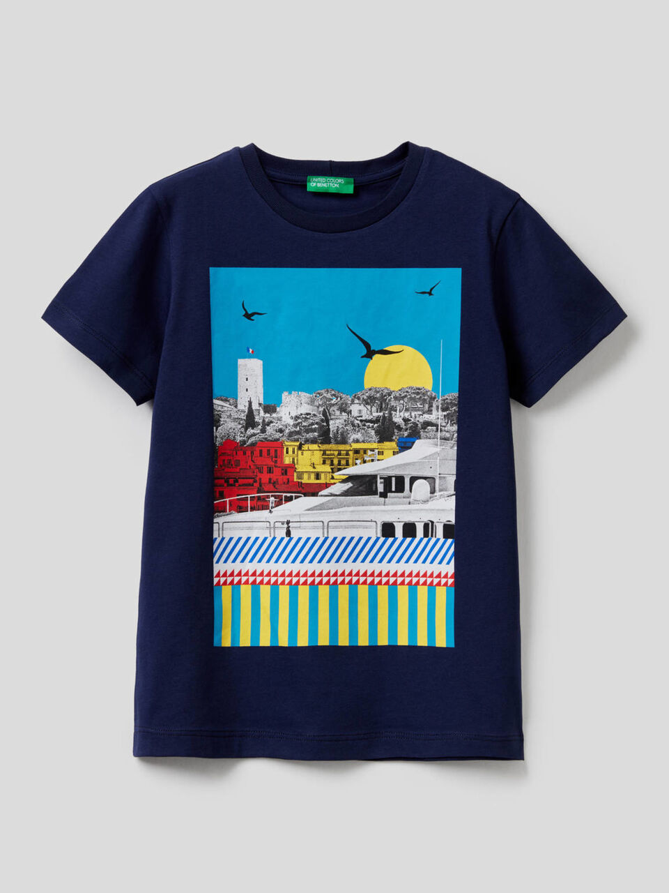 T-shirt with landscape print image number null